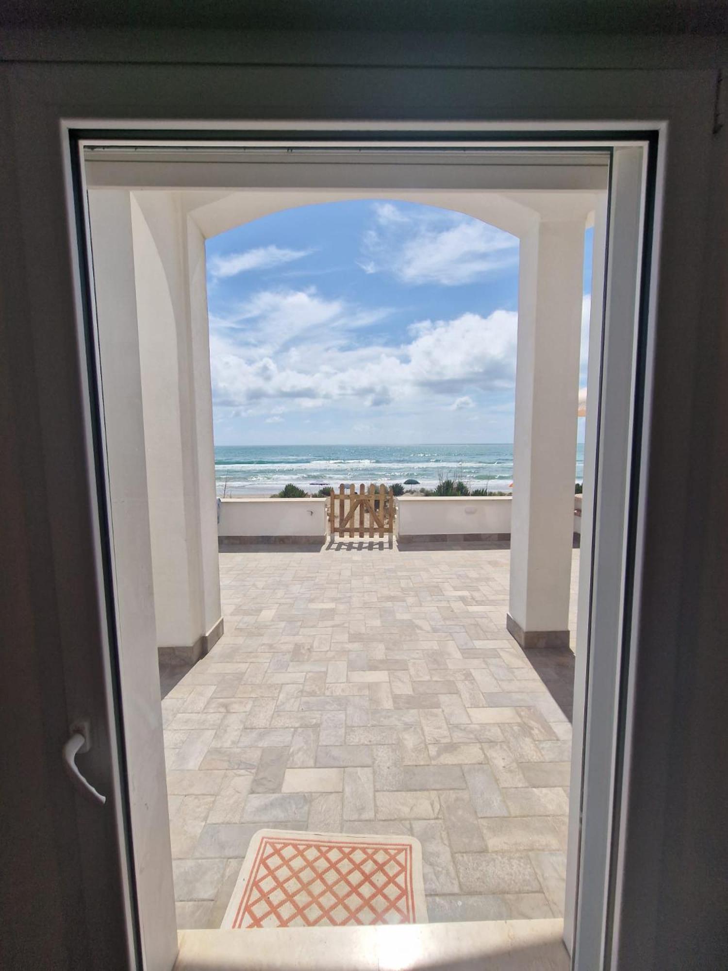 טורביאניקה The Suite On The Beach מראה חיצוני תמונה