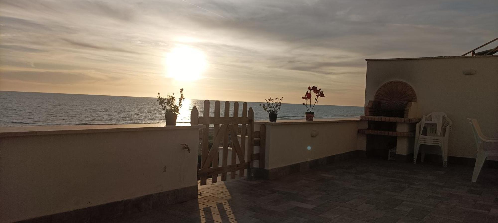 טורביאניקה The Suite On The Beach מראה חיצוני תמונה