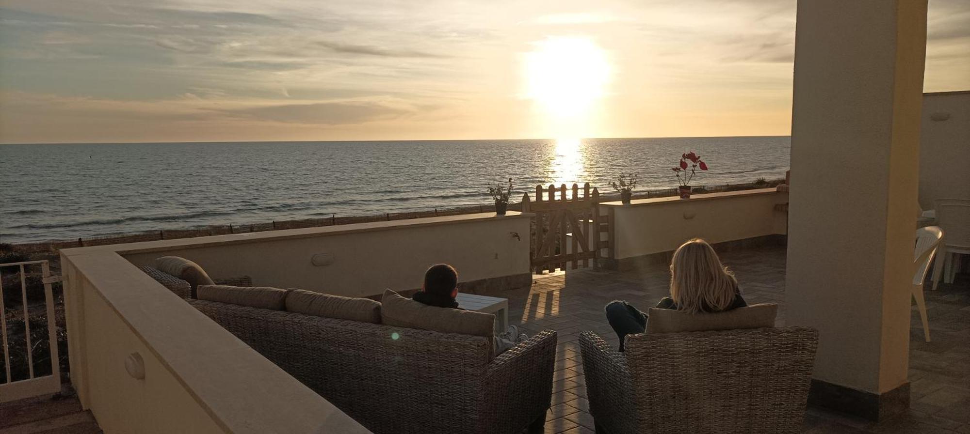 טורביאניקה The Suite On The Beach מראה חיצוני תמונה