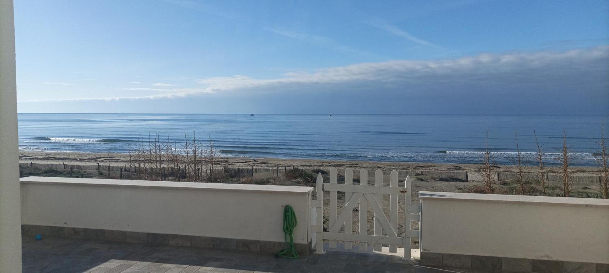 טורביאניקה The Suite On The Beach מראה חיצוני תמונה